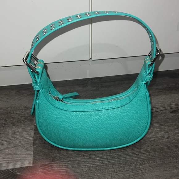 Urban Outfitters Lucy Medium Crescent Bag - Picture 3 of 13